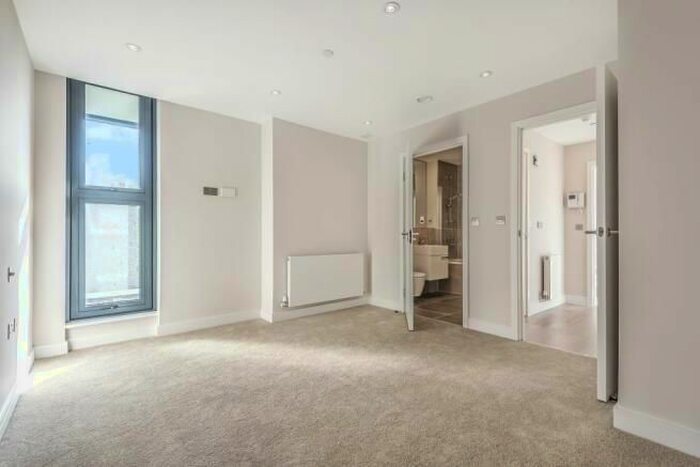 2 Bedroom Flat To Rent In Staines Road West, Sunbury On Thames, TW16