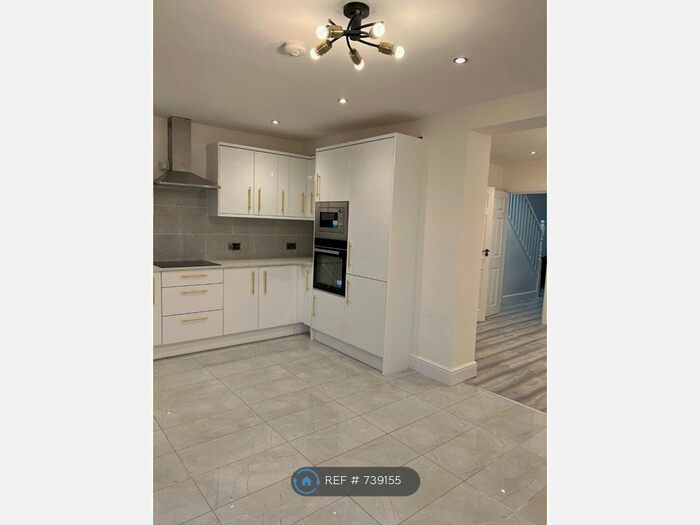 4 Bedroom Semi-Detached House To Rent In Broomgrove Gardens, Edgware, HA8