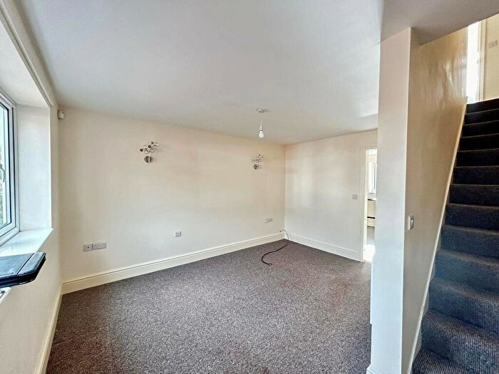 2 Bedroom House To Rent In Mansfield Road, Blidworth, NG21