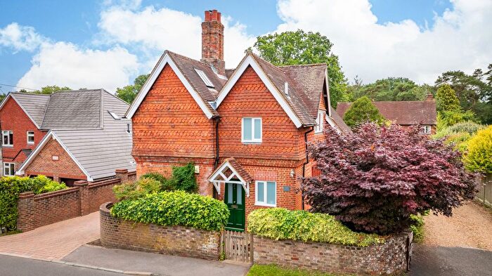 4 Bedroom Detached House For Sale In Weycombe Road, Haslemere, GU27