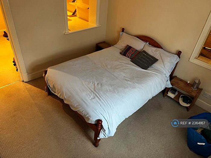 1 Bedroom Flat To Rent In Hendon Lane, London, N3