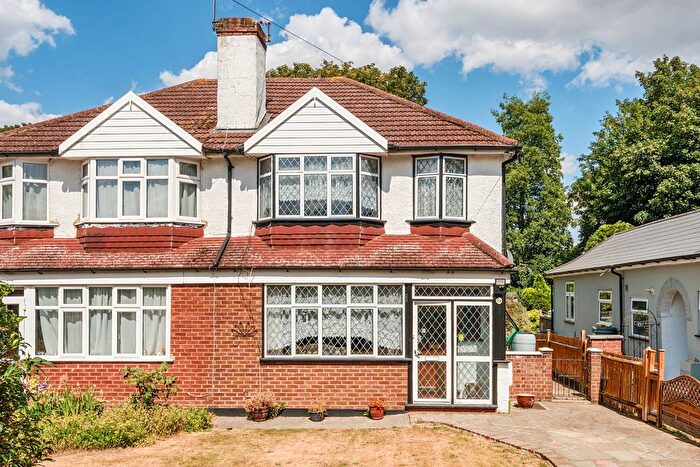 3 Bedroom Semi-Detached House For Sale In Rosecroft Close, Orpington, BR5