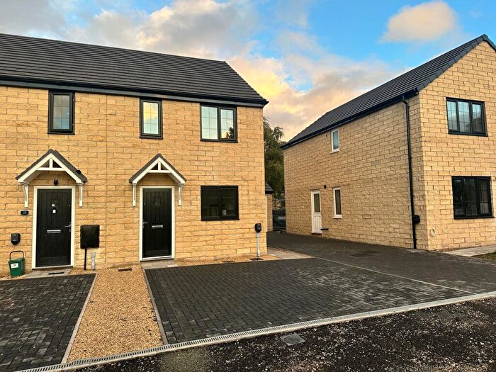 3 Bedroom Property To Rent In Bancroft Close, Earby, BB18
