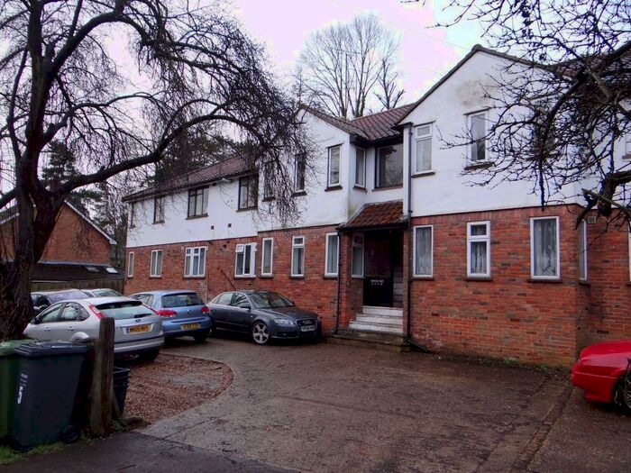 2 Bedroom Flat To Rent In Stanstead Place, Station Road, Amersham, HP7
