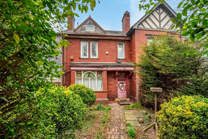 5 Bedroom Semi Detached House For Sale In Old Lane, Leeds, LS11