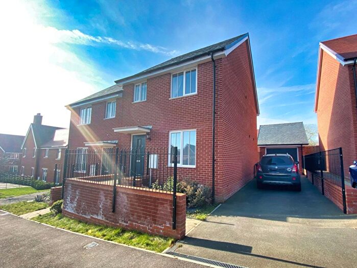 3 Bedroom Semi-Detached House To Rent In Wheatsheaf Avenue, Uckfield, TN22