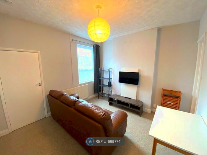 4 Bedroom Terraced House To Rent In Wilson Street, Newcastle ST5