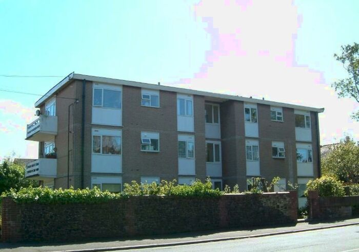 2 Bedroom Flat To Rent In Gladstone Crt, Seafield Road, Broadstairs, CT10