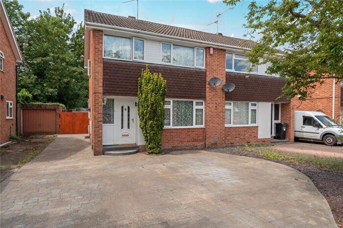 3 Bedroom Semi-Detached House For Sale In Bodmin Road, Woodley, Reading, Berkshire, RG5