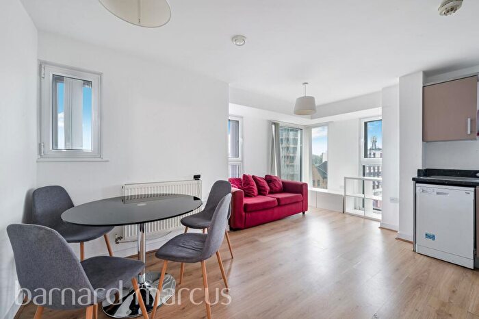 3 Bedroom Flat To Rent In Lewisham High Street, London, SE13
