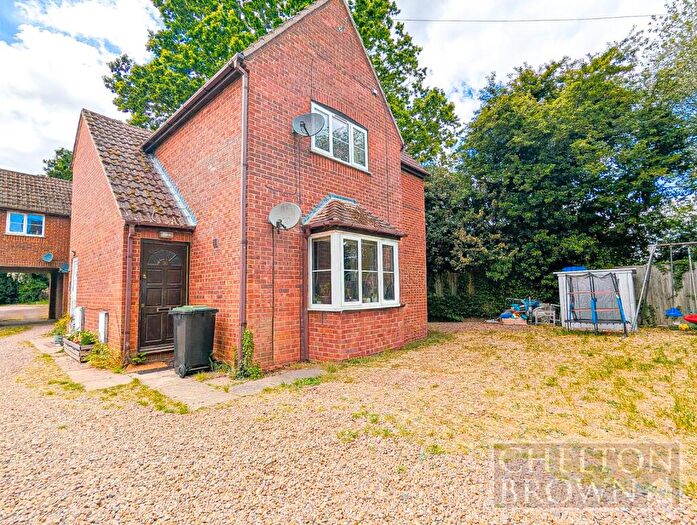2 Bedroom Apartment To Rent In The Pyghtle, Earls Barton, Northamptonshire, NN6