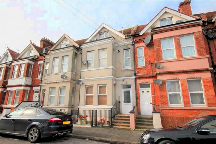 1 Bedroom Flat To Rent In Windsor Road, BH5