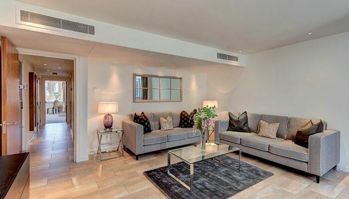 2 Bedroom Flat To Rent In Young Street, London, W8