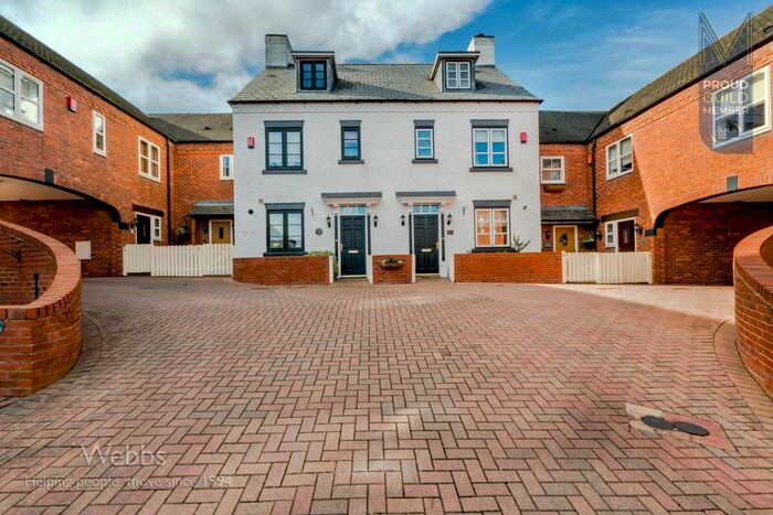 3 Bedroom Town House For Sale In Havergal Place, Shareshill, Wolverhampton, WV10