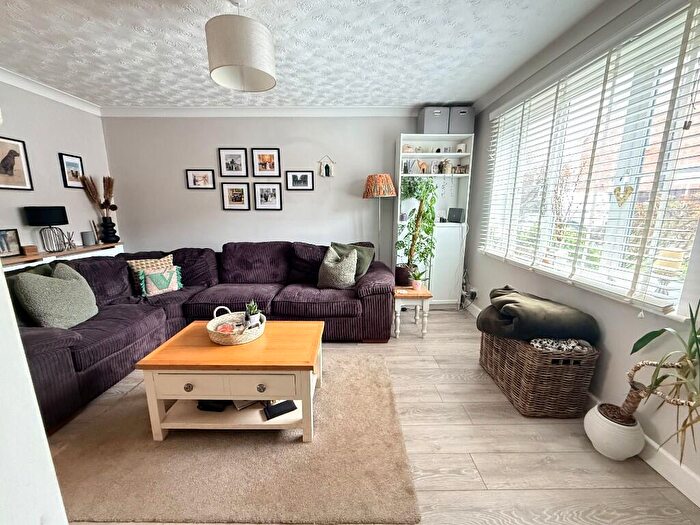 3 Bedroom Semi Detached House For Sale In Thorpe Drive, Attleborough, Norfolk, NR17