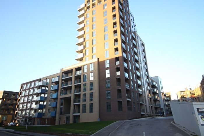 1 Bedroom Flat To Rent In Larkwood Avenue, London, SE10