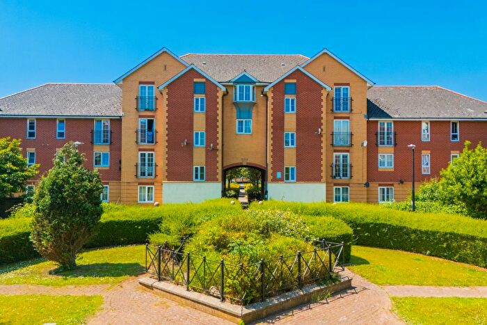 2 Bedroom Flat For Sale In Windsor Quay, Cardiff Bay, CF11