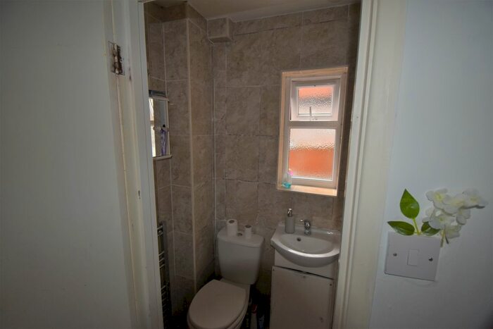 2 Bedroom Flat For Sale In Gordon Road, Harrow, HA3