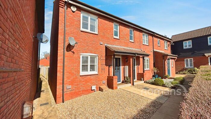 2 Bedroom End Of Terrace House For Sale In Breadels Field, Beggarwood, Basingstoke, RG22