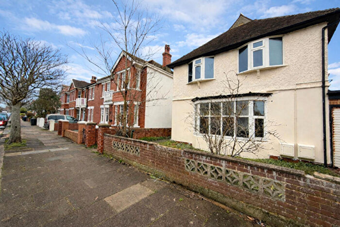 1 Bedroom Flat To Rent In Langdale Gardens, BN3