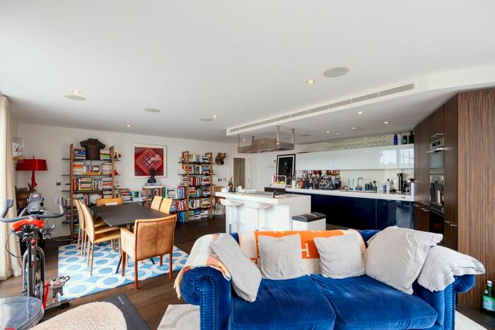 3 Bedroom Flat To Rent In Gatliff Road, London, SW1W