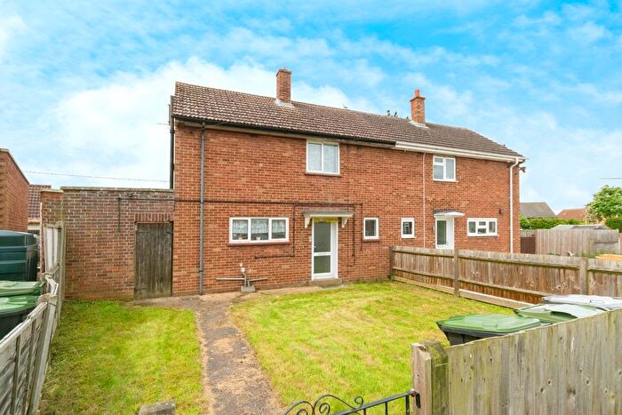 2 Bedroom Semi-Detached House For Sale In Greenfield Way, Dunton, Biggleswade, SG18