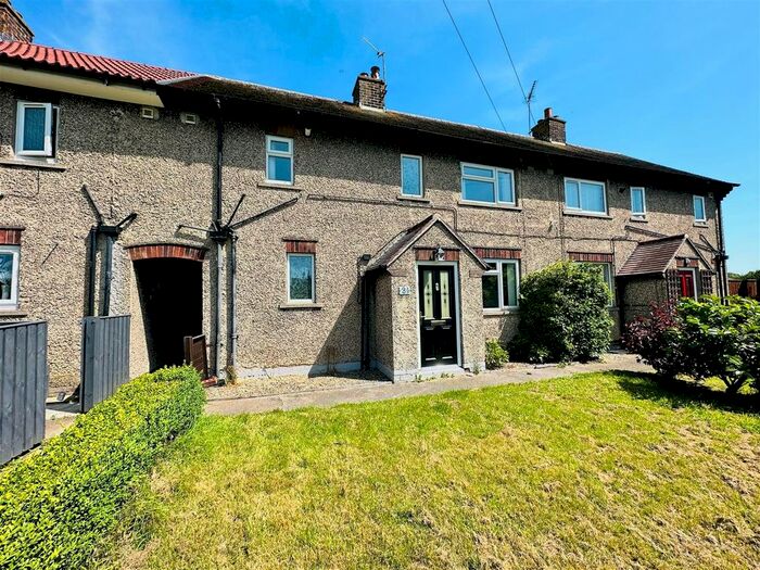 3 Bedroom Terraced House For Sale In Manor View Road, Lebberston, Scarborough, YO11