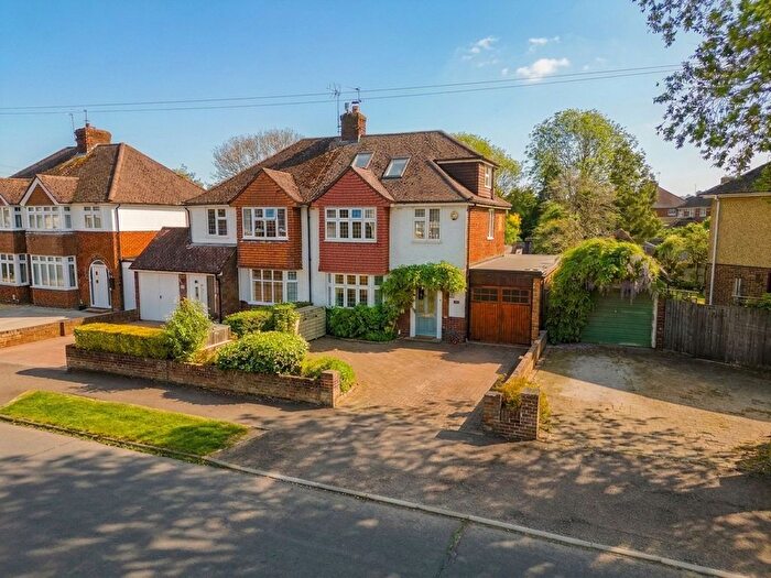 4 Bedroom Property For Sale In Limes Avenue, Aylesbury, HP21