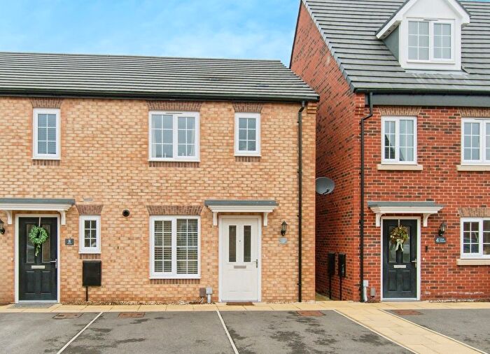 3 Bedroom Semi-Detached House For Sale In Oak Mews, Normanton, WF6