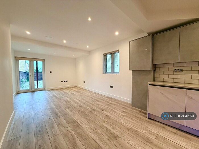 2 Bedroom Maisonette To Rent In Chaplin Road, London, NW2
