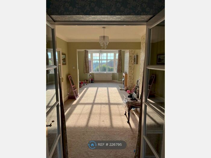 3 Bedroom Semi-Detached House To Rent In Mile End Road, Colchester, CO4