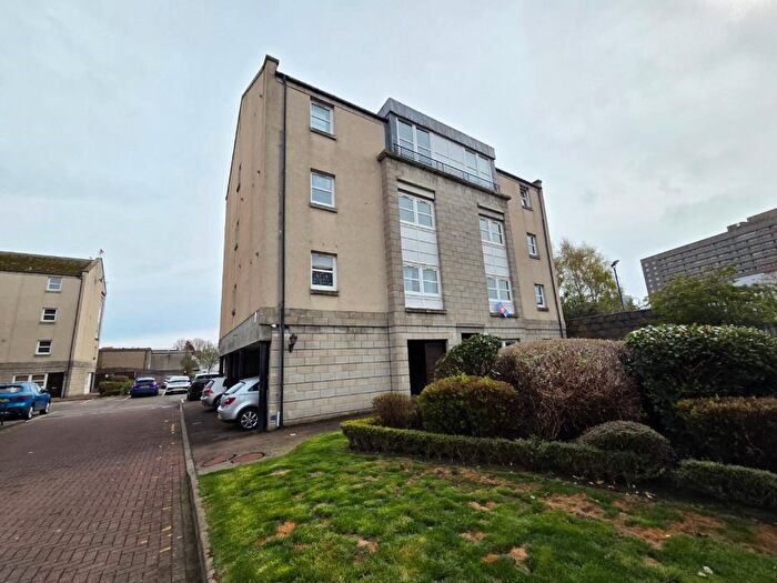 2 Bedroom Flat To Rent In St Stephens Court, Charles Street, City Centre, Aberdeen, AB25