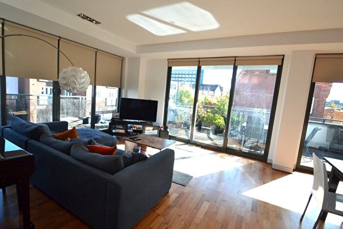 2 Bedroom Flat To Rent In Holmes Road, London, NW5