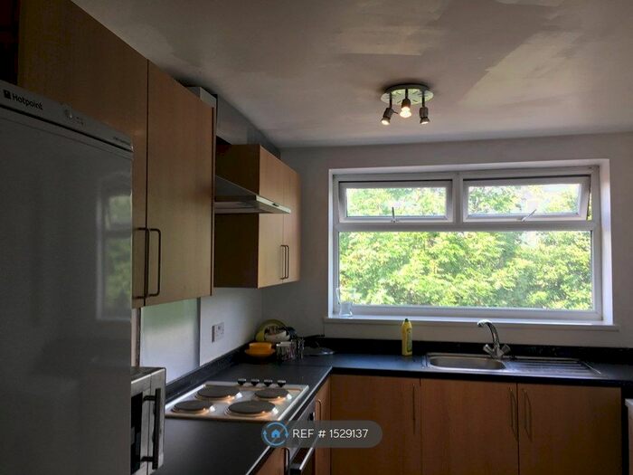 2 Bedroom Flat To Rent In London Road, Sheffield, S2