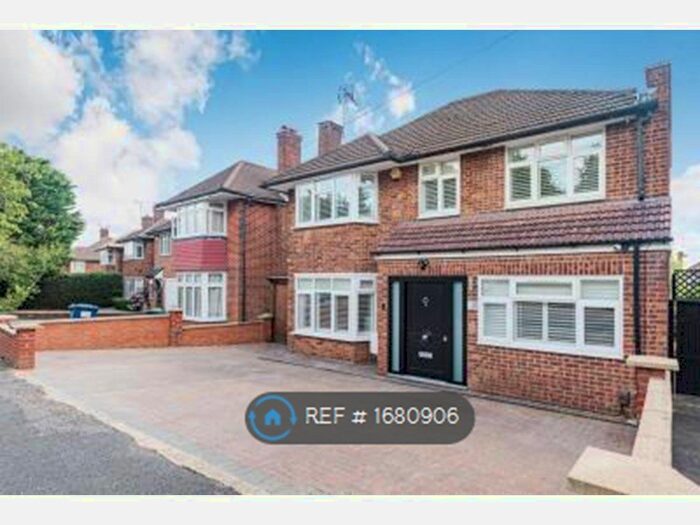 4 Bedroom Detached House To Rent In Wolmer Gardens, Edgware, HA8