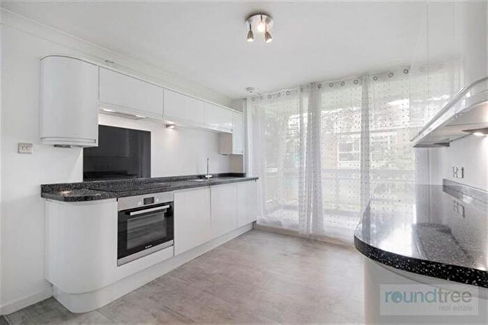 2 Bedroom Flat For Sale In Leamington House, Stonegrove, Edgware, Ha, HA8