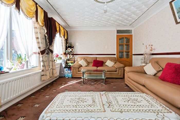 6 Bedroom Semi-Detached House For Sale In Palmerston Road, Birmingham, West Midlands, B11
