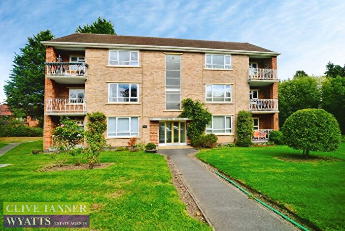 2 Bedroom Flat For Sale In Angelo House, Birmingham, West Midlands, B13