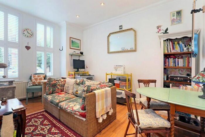 1 Bedroom Flat For Sale In Hurstbourne Road, Honor Oak, SE23