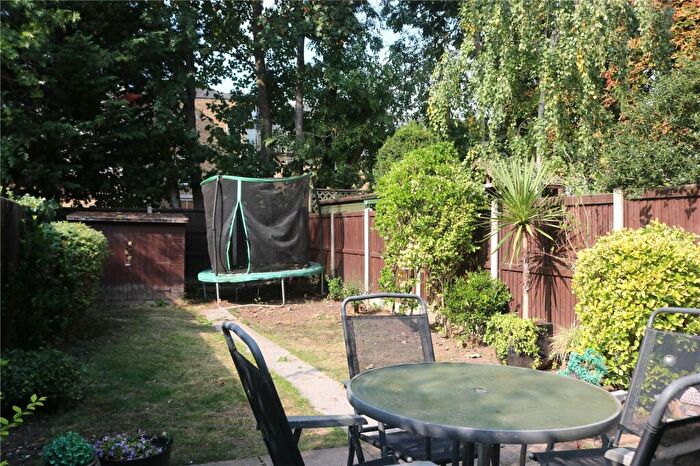 2 Bedroom Apartment For Sale In St. Andrews Road, Enfield, Middlesex, EN1