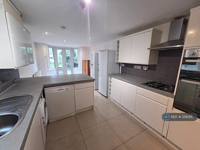 4 Bedroom Terraced House To Rent In Elcot Avenue, London, SE15