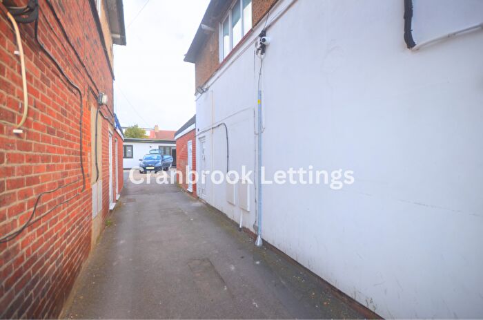 2 Bedroom Flat To Rent In Ilford, IG2