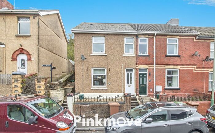 3 Bedroom End Of Terrace House For Sale In Risca Road, Cross Keys, Newport, NP11