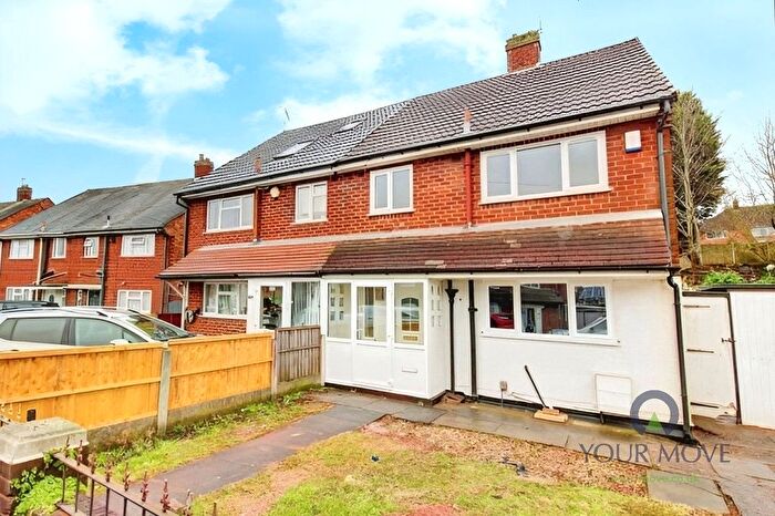 3 Bedroom Semi-Detached House To Rent In Lime Road, Wednesbury, West Midlands, WS10