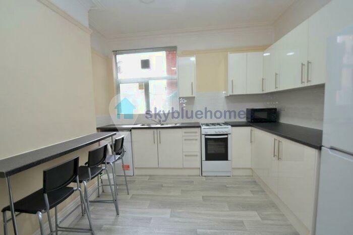 2 Bedroom Flat To Rent In East Park Road, Leicester, LE5