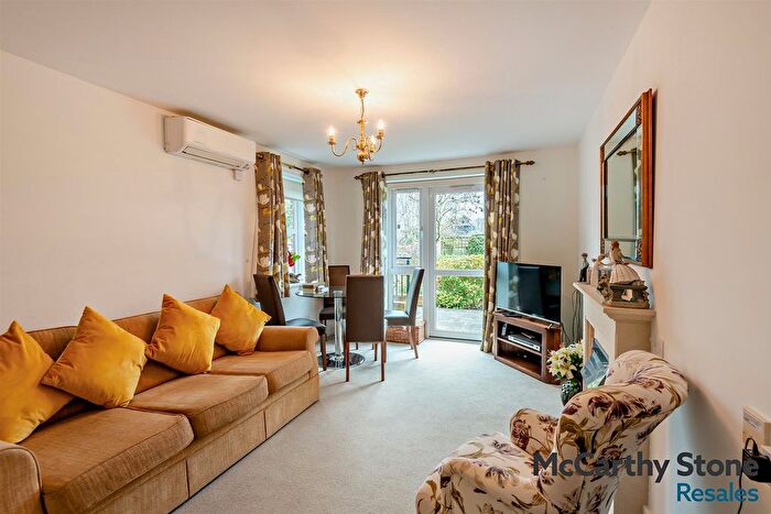 1 Bedroom Flat For Sale In Stewart Court, High Street, Epping, CM16