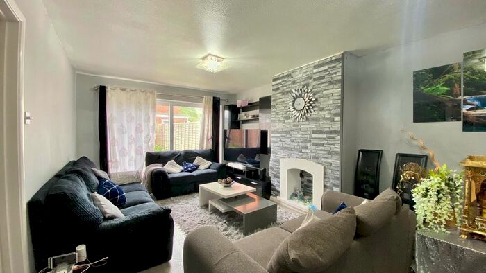 4 Bedroom Detached House To Rent In Thurlby Way, Maidenhead, Berkshire, SL6