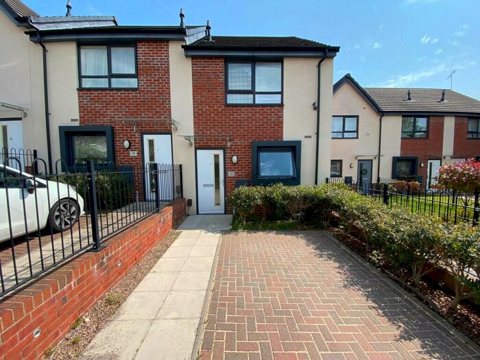 2 Bedroom House To Rent In Flewitt Gardens, NG3