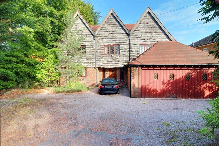 5 Bedroom Detached House For Sale In East Ridgeway, Cuffley, EN6