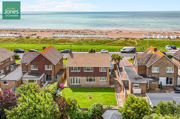 4 Bedroom Detached House To Rent In Marine Crescent, Goring-by-Sea, Worthing, West Sussex, BN12